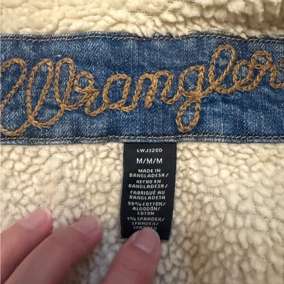Wrangler Denim Jacket with Sherpa Collar - Picture 7 of 8